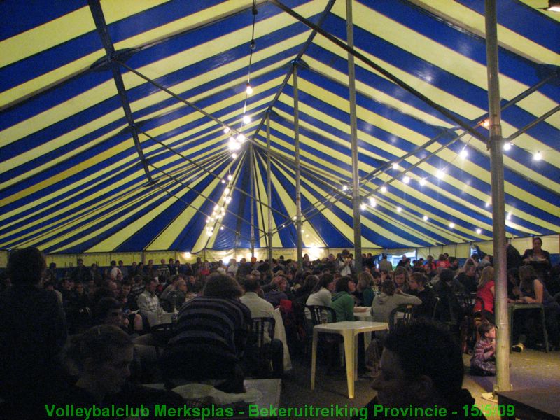 De tent was goed gevuld.