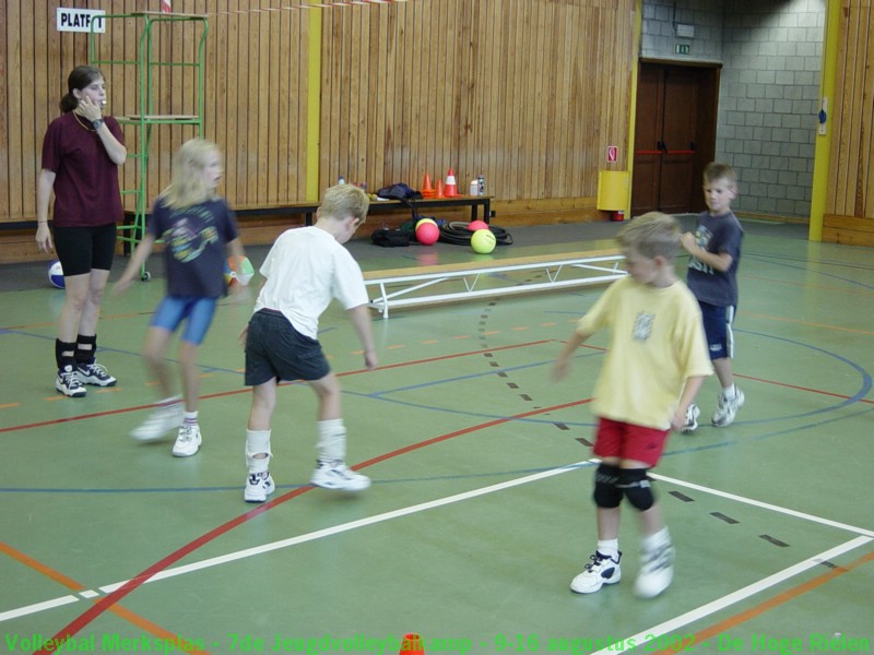 De bewegingsschool onder leiding van Hanne.
