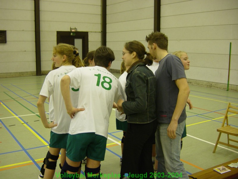 Op het veld ernaast speelt meisjes C1.