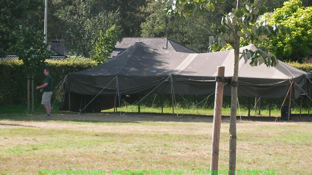 De tent voor de oudste jongens.