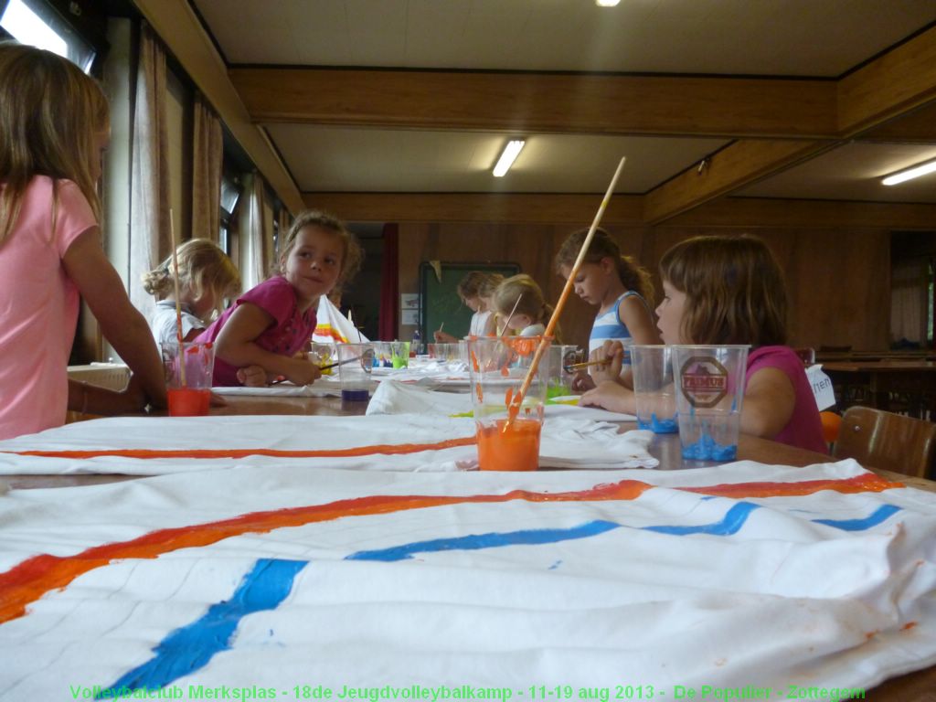 K3-kleedjes schilderen.