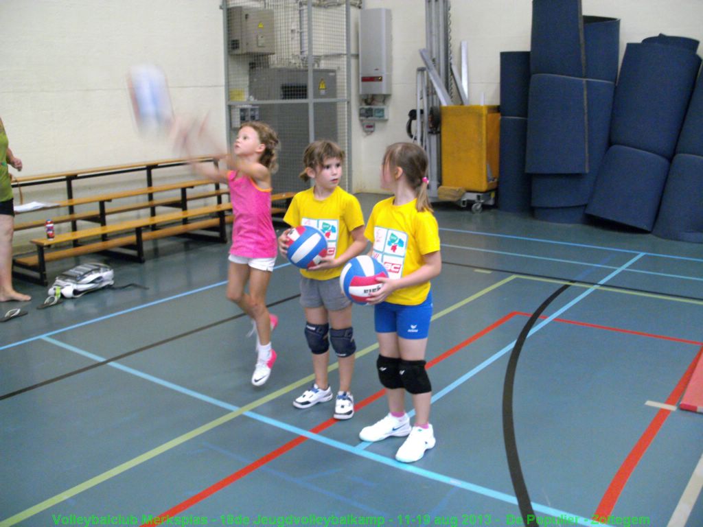 Eerste training voor de volleyspeeltuin.