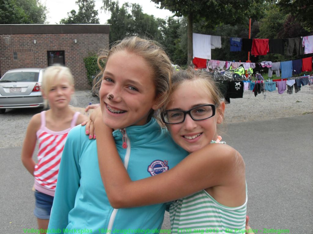 Met een choconeus een papiertje overbrengen.