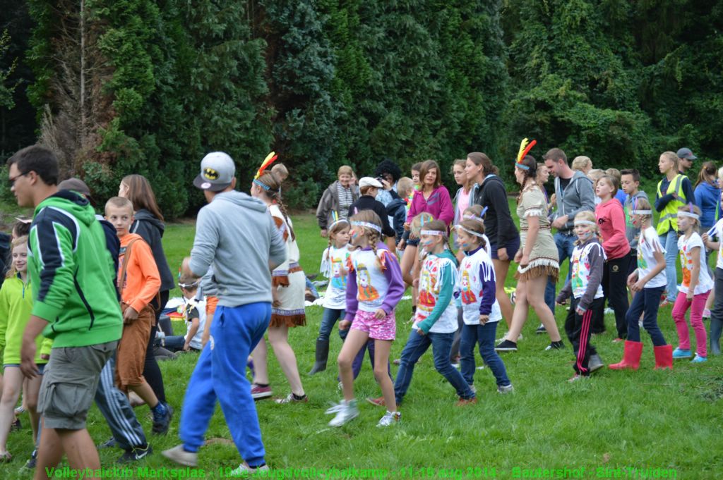 Iedereen danst mee.