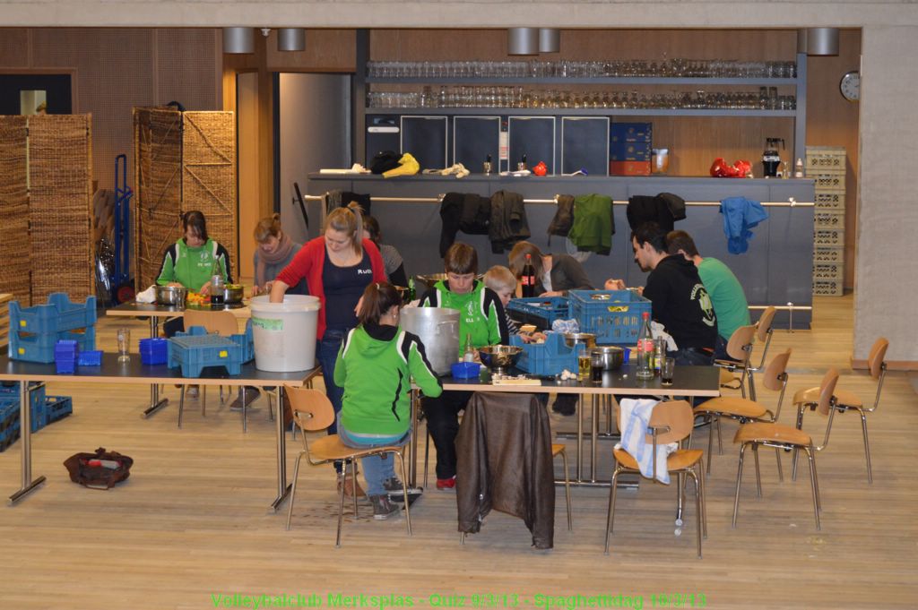 Groentes voor de spaghetti-saus.